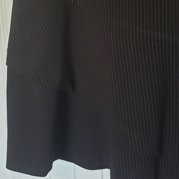 Ricki's Pinstripe Flounce Skirt (sz 10, blk & wh) - Picture 4 of 7